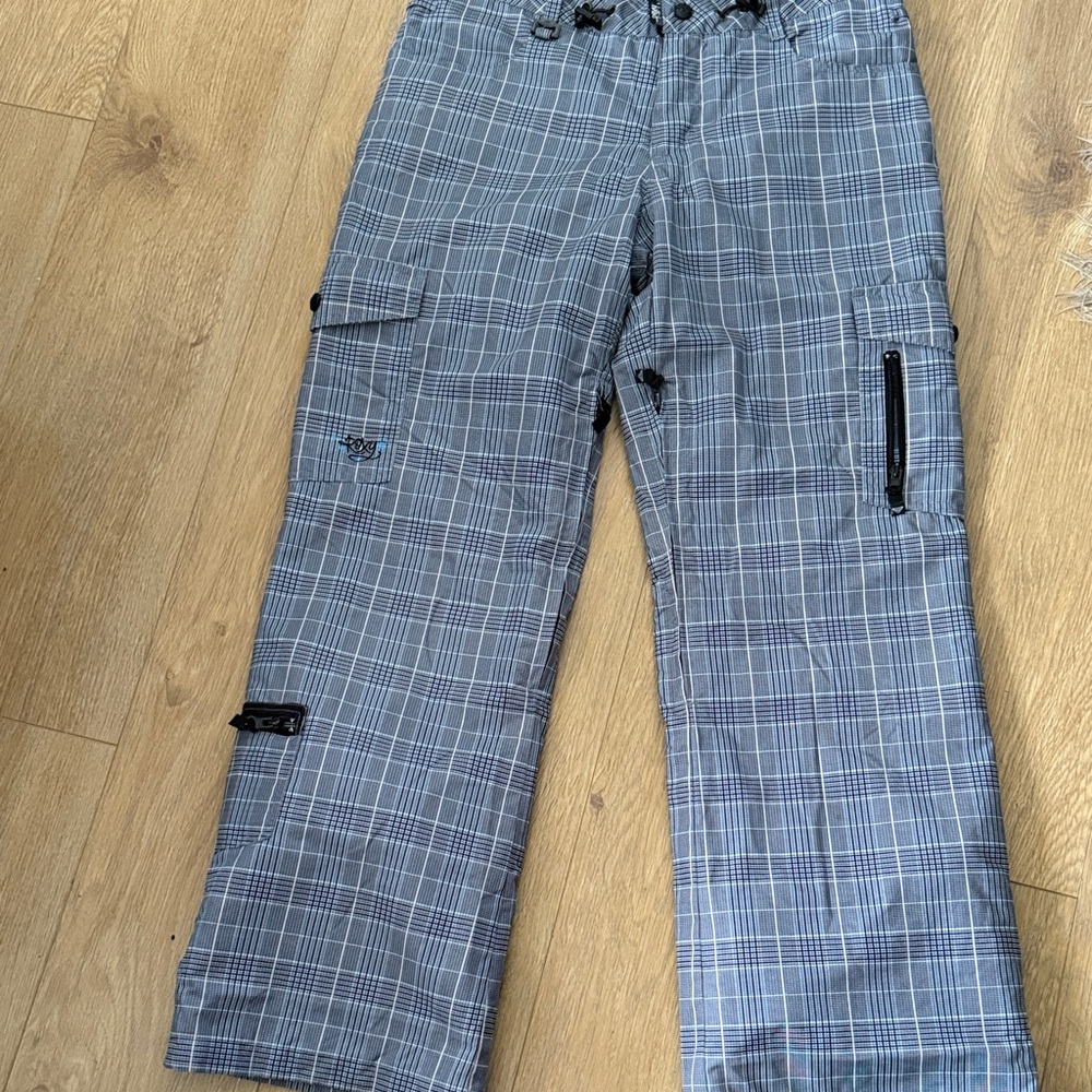 Women’s Gray Plaid Ski/Cargo Pants